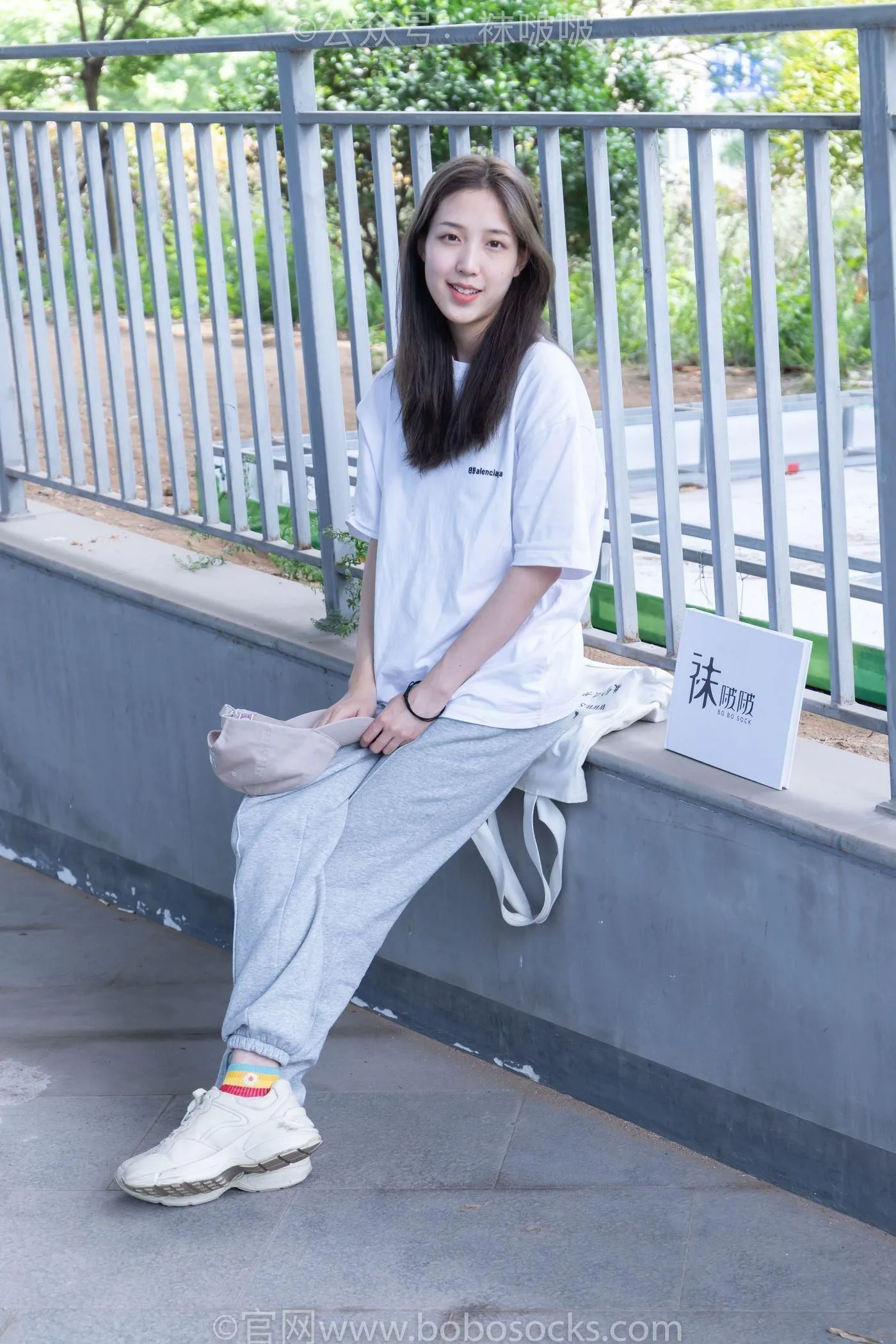 [BoBoSocks袜啵啵]NO.012 泡芙-运动鞋、白棉袜、裸足 [132P]插图4